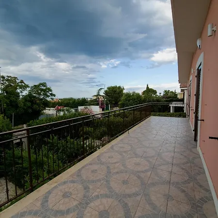 Fatima 3* Трани